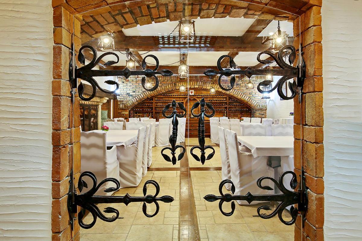 Imanje Tomasic Villa Podvornica Exterior photo