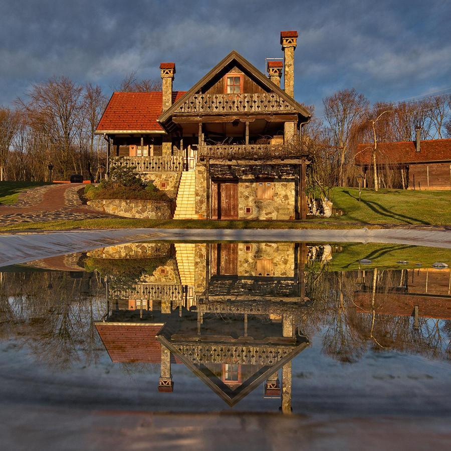 Imanje Tomasic Villa Podvornica Exterior photo